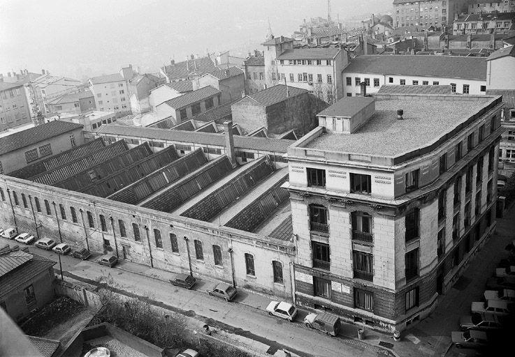 Usine textile dite Bianchini Férier actuellement école maternelle et immeuble, © Inventaire de Lyon propriété de l'Etat et de la Ville de Lyon, Photo by Refflé, J.-M.